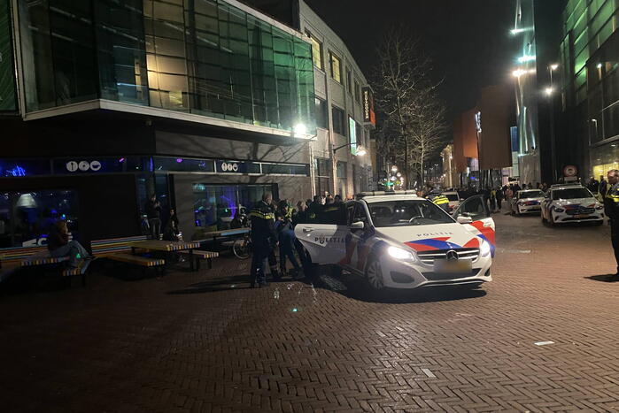 Flinke politie-inzet bij ongeregeldheden