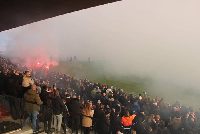 Honderden supporters bij training klassieker