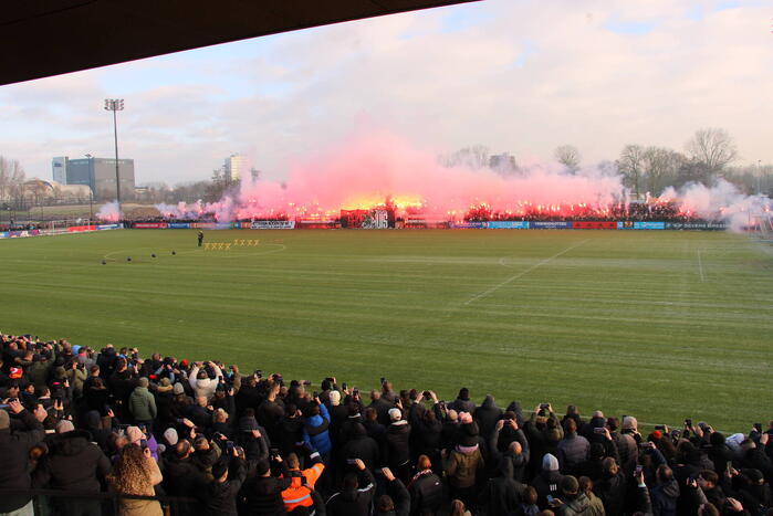 Honderden supporters bij training klassieker