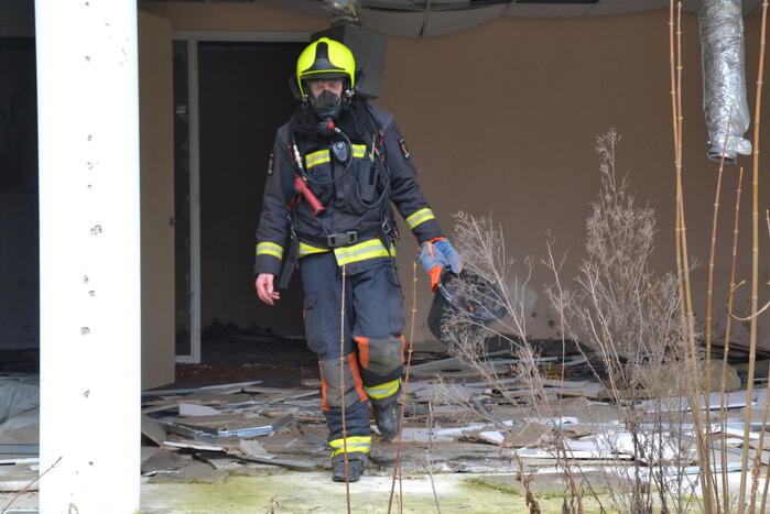 Kleine brand bij slooppand