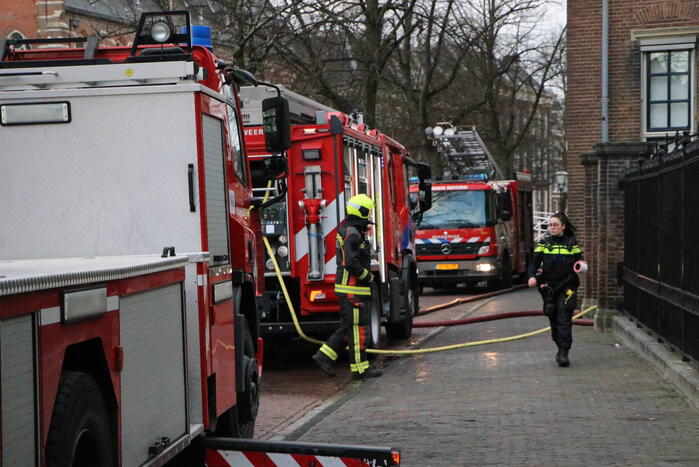 Brand op dak van bibliotheek