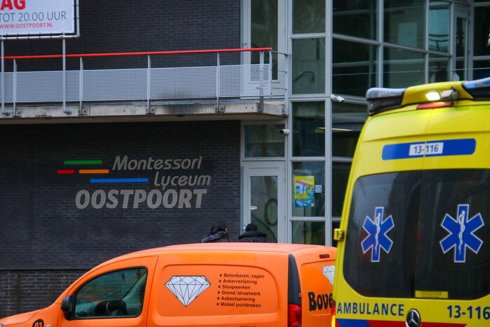 Steekpartij in Montessori Lyceum Oostpoort
