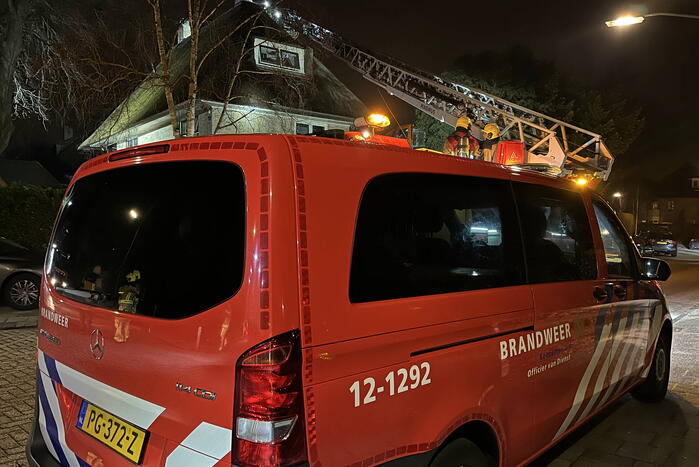 Brand in woning met rietendak