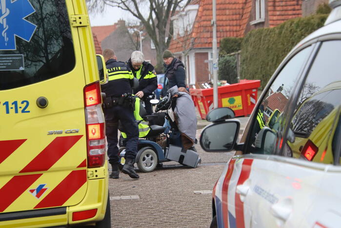 Invalide bestuurster gewond bij aanrijding