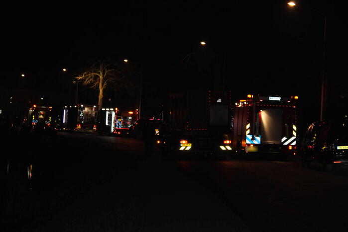 Grote inzet brandweer wegens zinkende woonboot