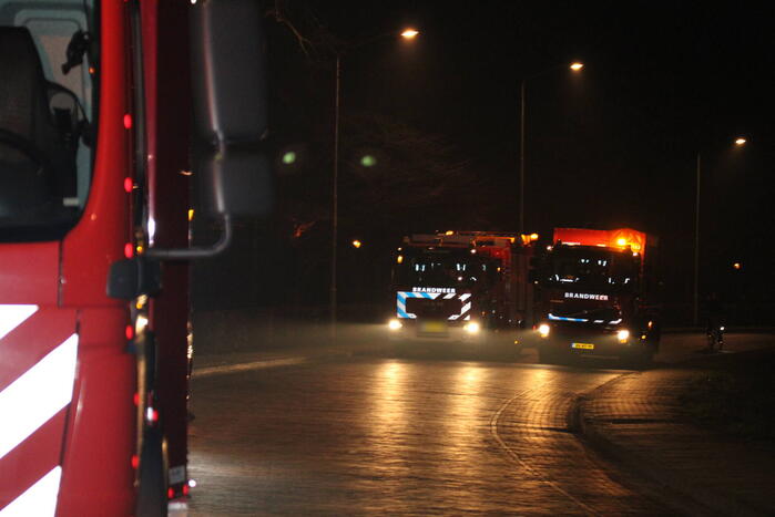 Grote inzet brandweer wegens zinkende woonboot