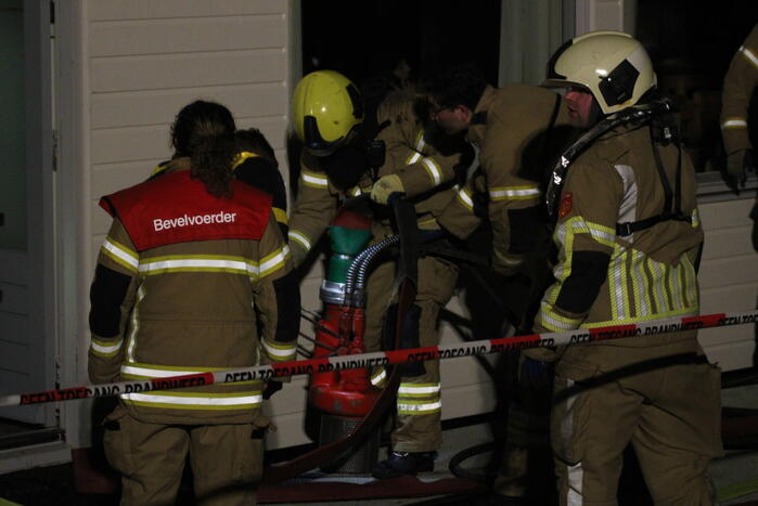 Grote inzet brandweer wegens zinkende woonboot