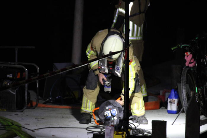 Grote inzet brandweer wegens zinkende woonboot