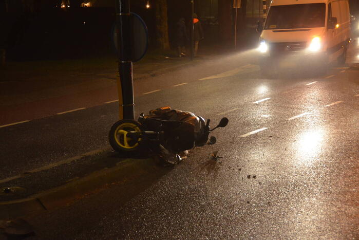 Scooterrijder gewond bij aanrijding