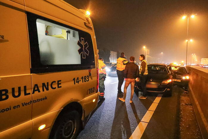 Drie auto's op elkaar gebotst