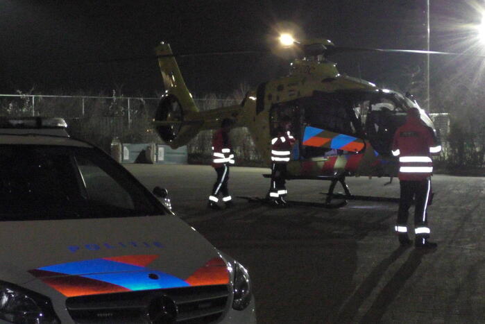 Traumahelikopter landt bij sportcentrum