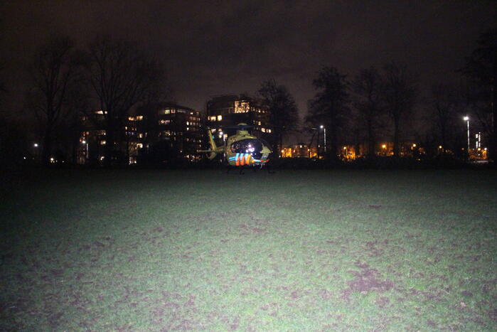 Traumahelikopter landt voor medisch noodgeval