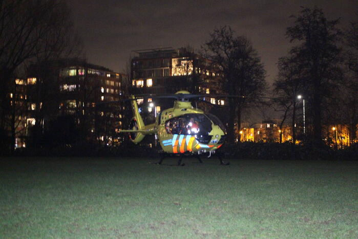 Traumahelikopter landt voor medisch noodgeval
