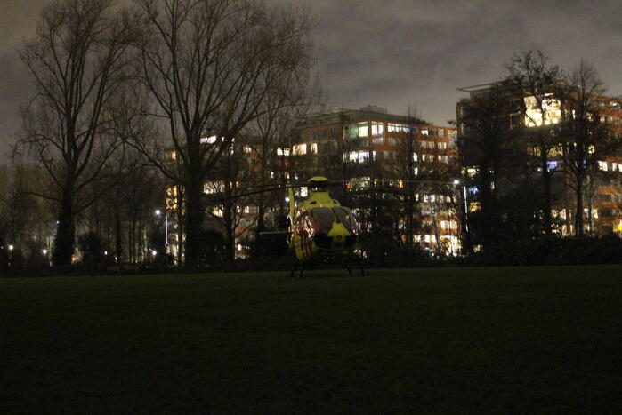 Traumahelikopter landt voor medisch noodgeval