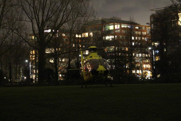 Traumahelikopter landt voor medisch noodgeval