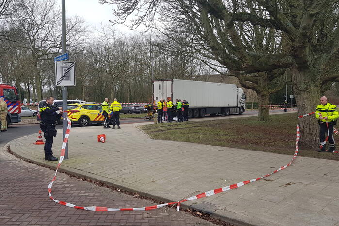 Fietser overleden bij ongeval met vrachtwagen