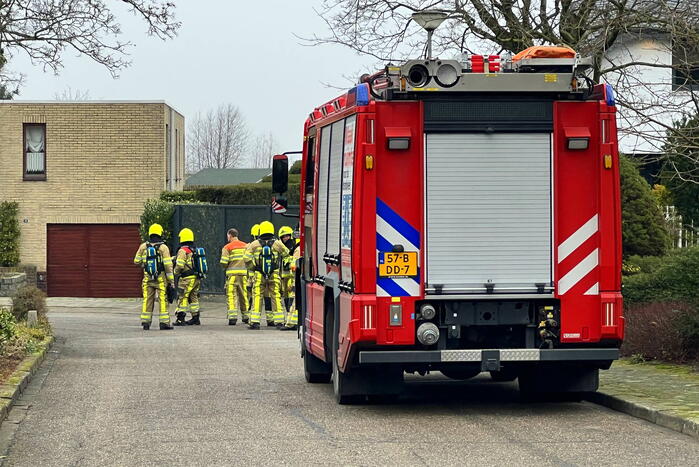 Gaslekkage in voortuin van woning