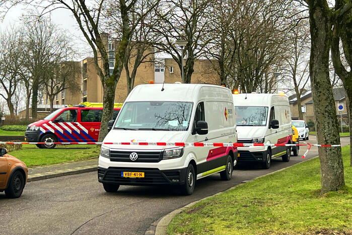 Gaslekkage in voortuin van woning