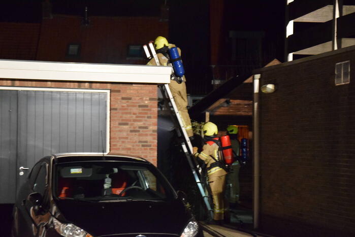 Hevige brand in tuin