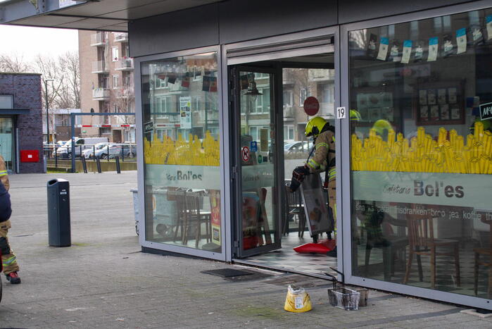 Keukenbrand in cafetaria snel onder controle