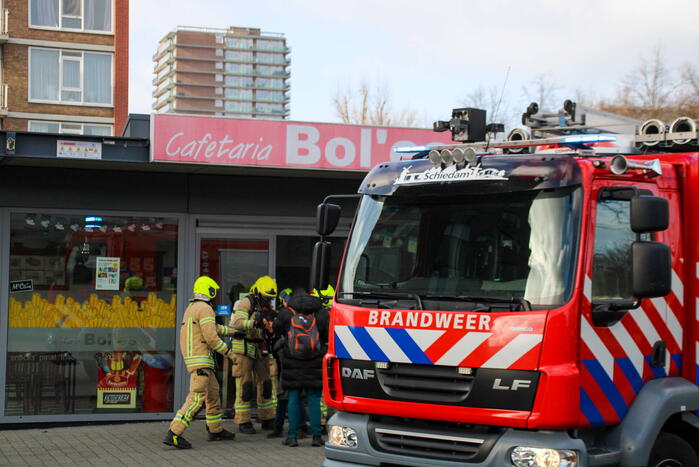 Keukenbrand in cafetaria snel onder controle
