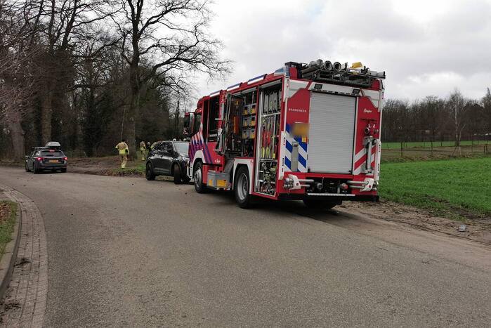 Vastzittende pony gered door brandweer