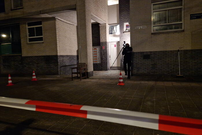 Explosie bij entree van portiekflat