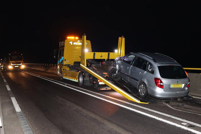 Twee voertuigen botsen op elkaar- Zeelandbrug dicht