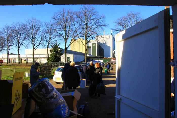 Turkse moskee zamelt spullen in voor slachtoffers aardbeving