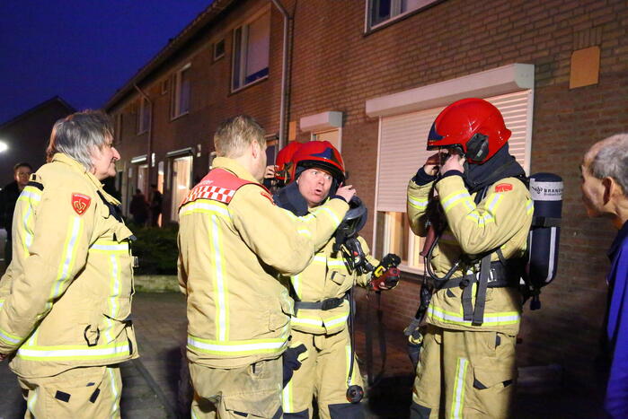 Brandweer onderzoekt gaslucht in woning