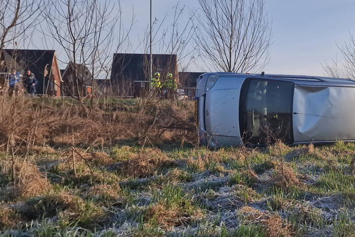 18-jarige crasht met auto