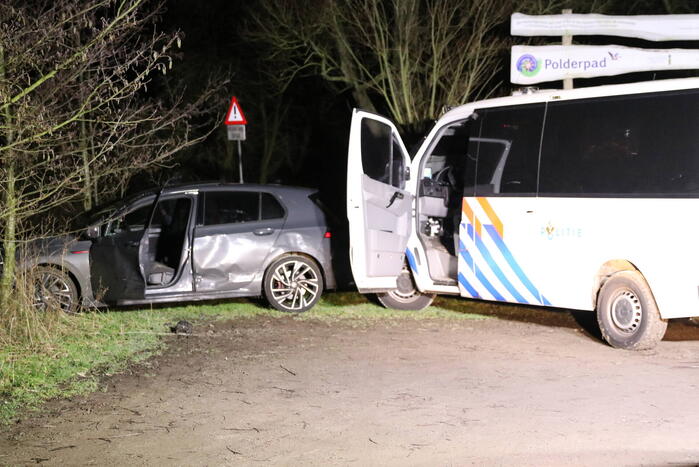 Twee gewonden en drie aanhoudingen na mogelijke ontvoering, politie lost schoten