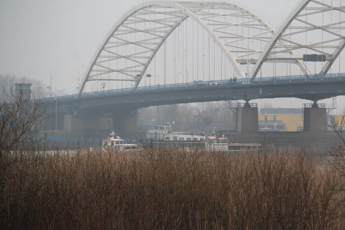 Traumahelikopter ingezet voor persoon te water