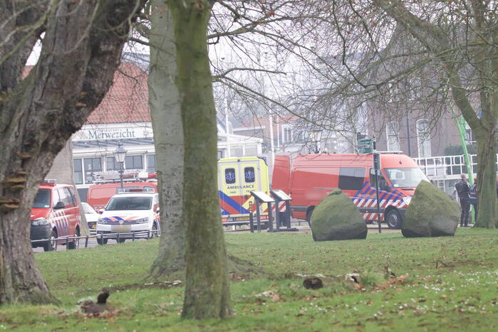 Traumahelikopter ingezet voor persoon te water