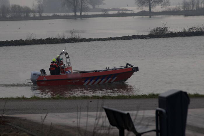 Traumahelikopter ingezet voor persoon te water