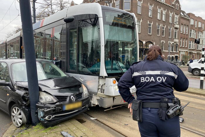 Veel schade bij ongeval tussen tram en auto