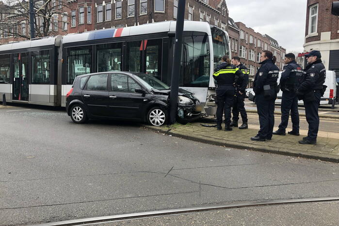 Veel schade bij ongeval tussen tram en auto