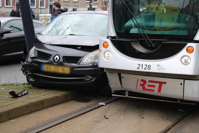 Veel schade bij ongeval tussen tram en auto