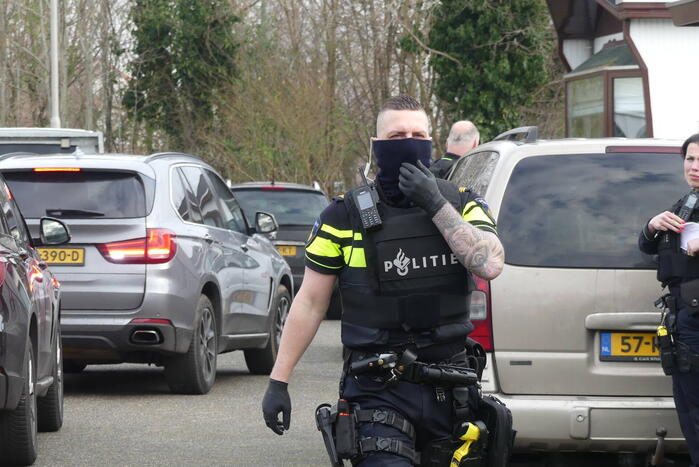 Arrestatieteam valt woonwagenkamp binnen na schietpartij