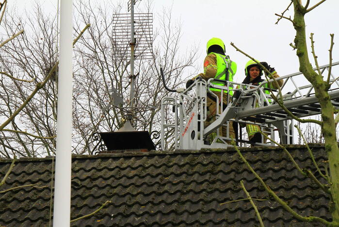 Schoorsteenbrand snel onder controle