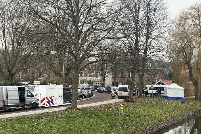 Politieonderzoek na aantreffen overleden persoon in water