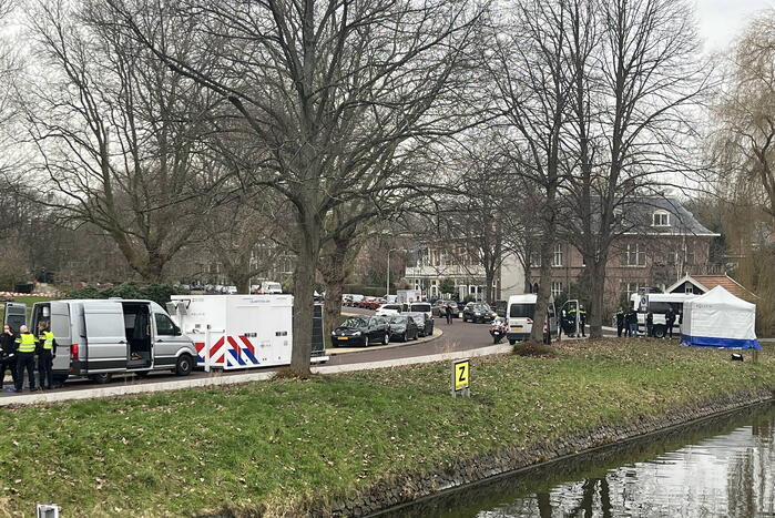 Politieonderzoek na aantreffen overleden persoon in water