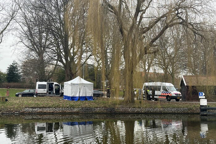 Politieonderzoek na aantreffen overleden persoon in water
