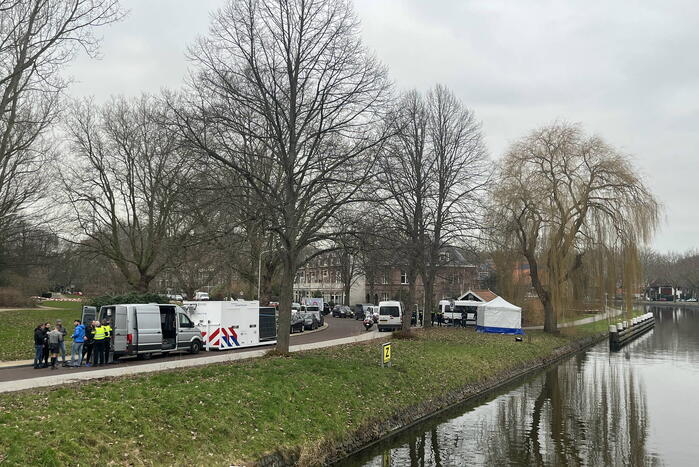 Politieonderzoek na aantreffen overleden persoon in water