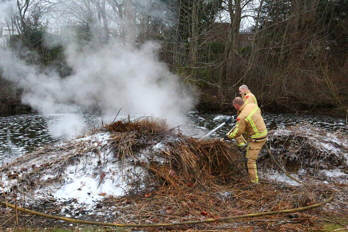 Brand in berg hooi geblust door brandweer