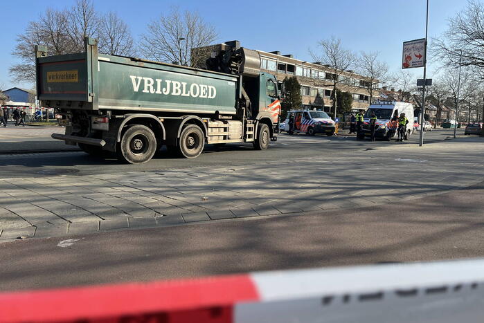 Vrouw ernstig gewond bij aanrijding met vrachtwagen