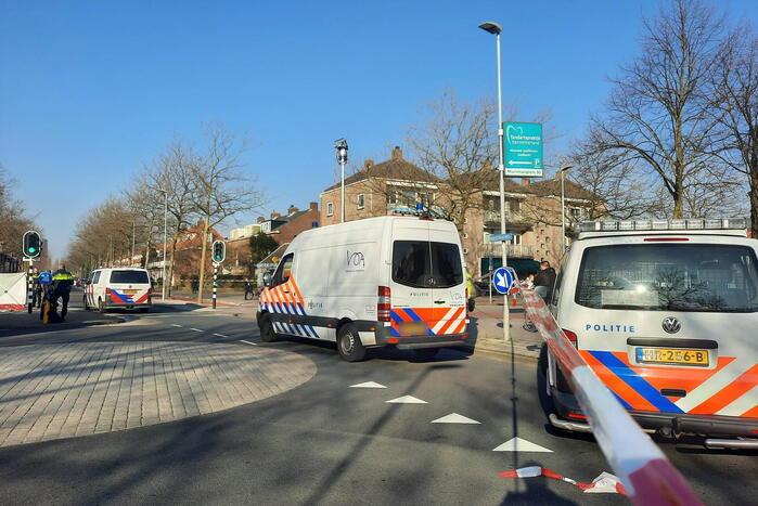 Vrouw ernstig gewond bij aanrijding met vrachtwagen