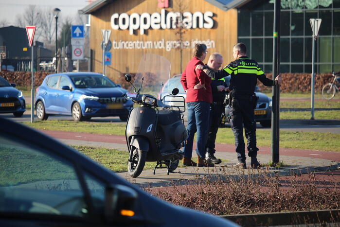 Scooterrijder aangereden door auto