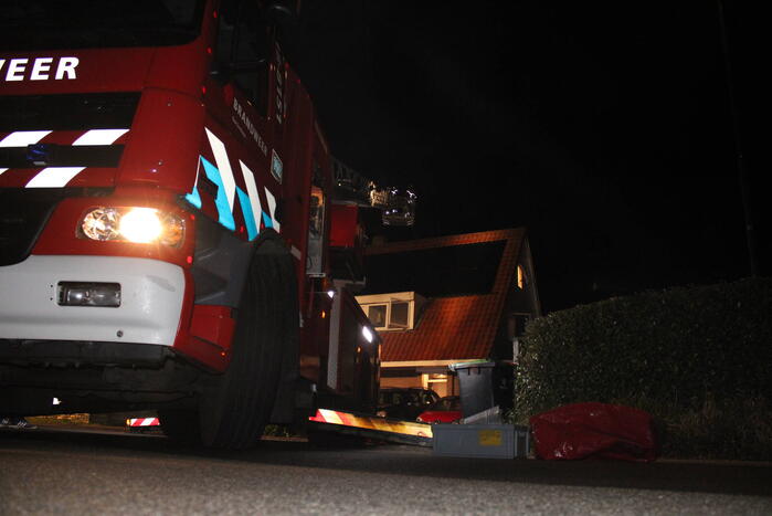 Brand in schoorsteen woning