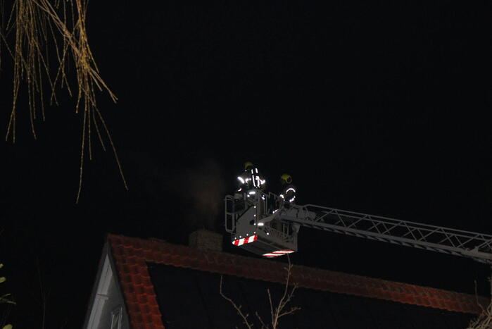 Brand in schoorsteen woning